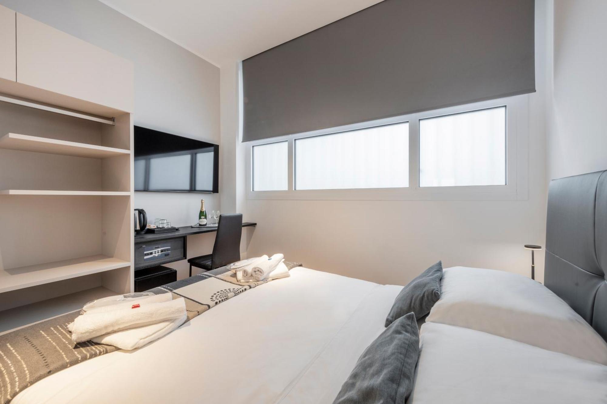 Bnbutler - Inbrera Suites - Giulianova, 1 Милано Екстериор снимка