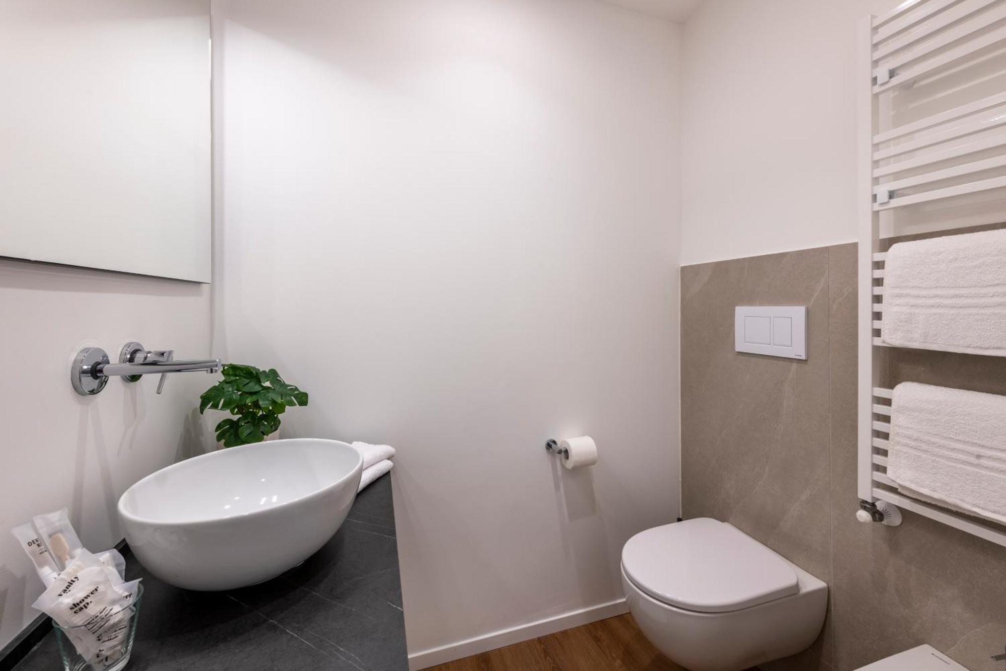 Bnbutler - Inbrera Suites - Giulianova, 1 Милано Екстериор снимка
