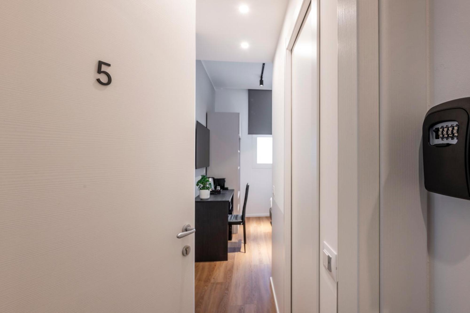 Bnbutler - Inbrera Suites - Giulianova, 1 Милано Екстериор снимка