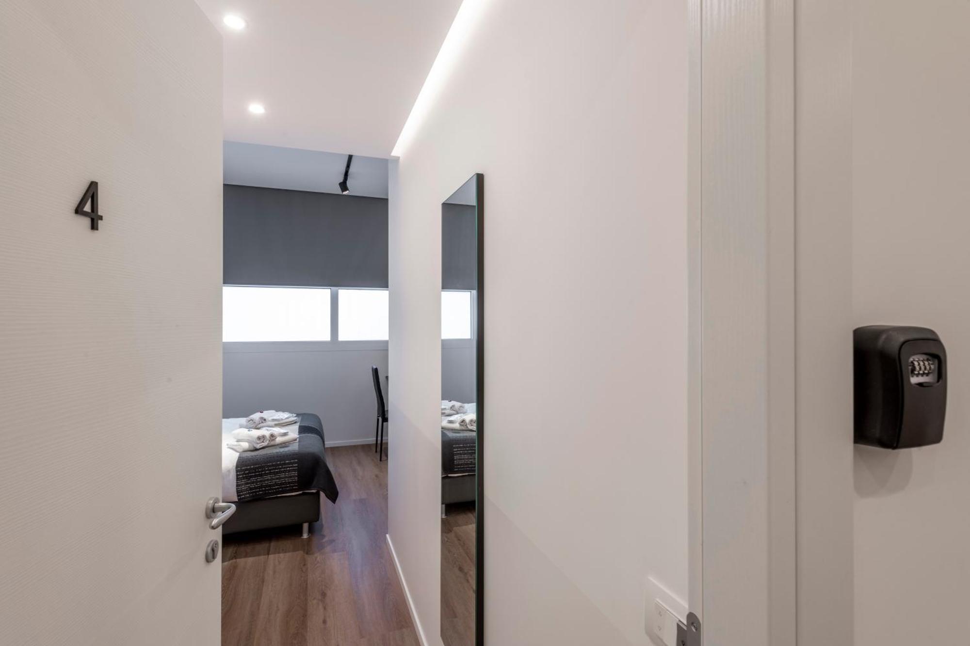 Bnbutler - Inbrera Suites - Giulianova, 1 Милано Екстериор снимка