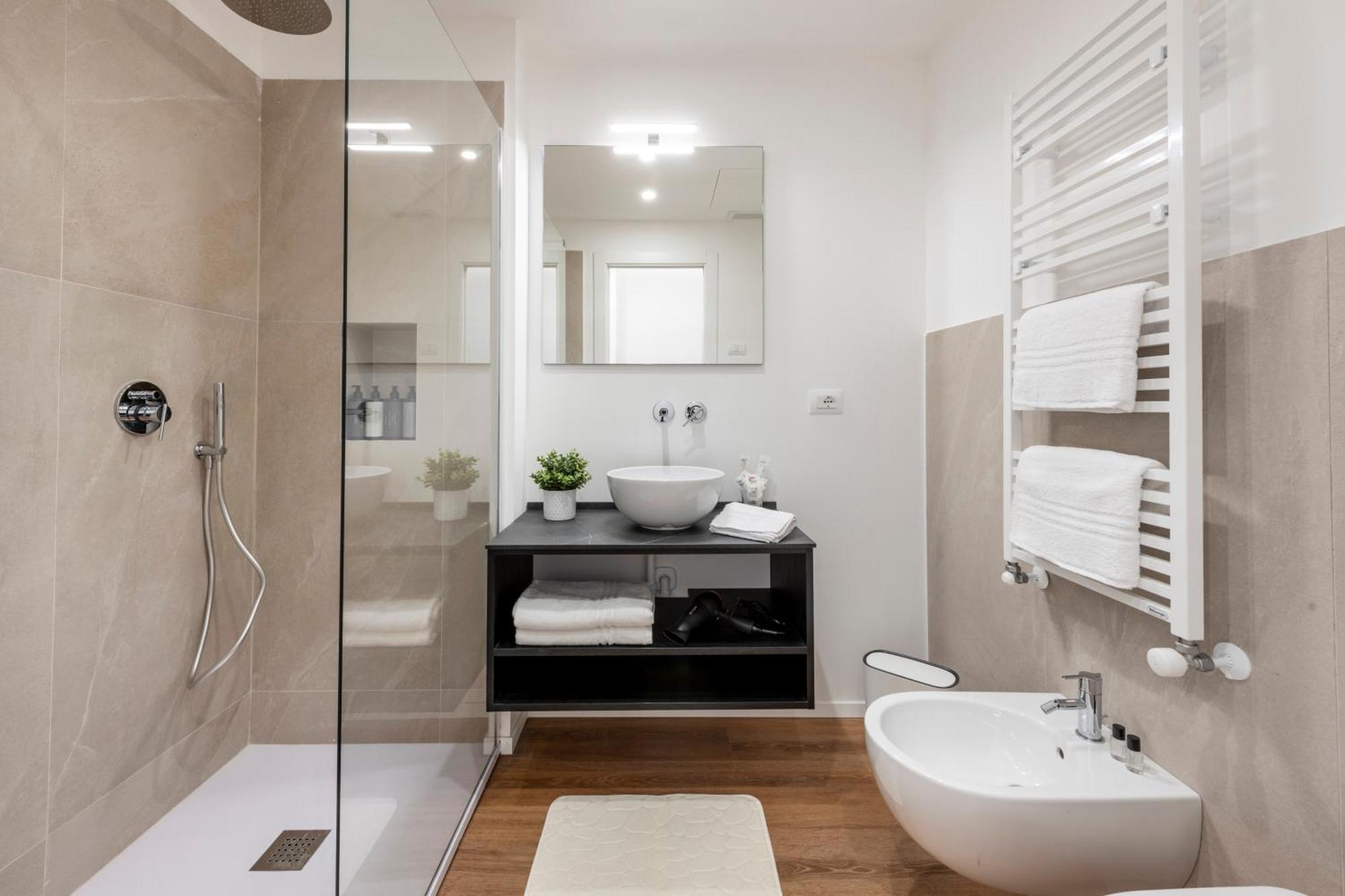 Bnbutler - Inbrera Suites - Giulianova, 1 Милано Екстериор снимка